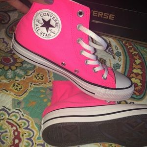 Converse hot pink